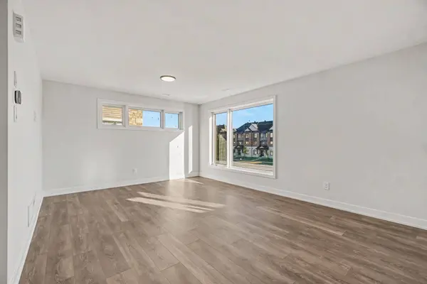 201 Glenroy Gilbert DR #27, Barrhaven, ON K2J 7N7