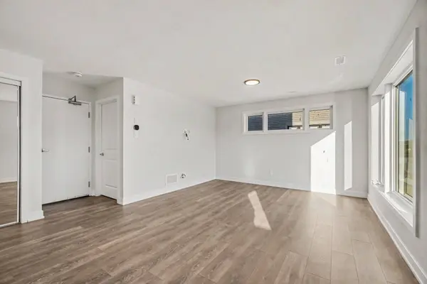 201 Glenroy Gilbert DR #27, Barrhaven, ON K2J 7N7