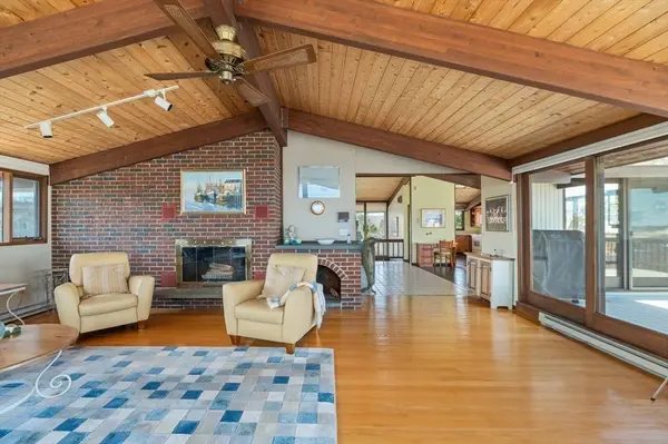 9 Sandy Way, Gloucester, MA 01930