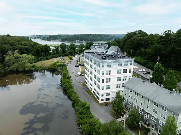 24 Cobblestone Ln #603, Gloucester, MA 01930