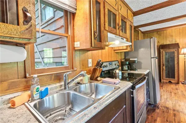 55 River Bend LN, Blue Ridge, GA 30513