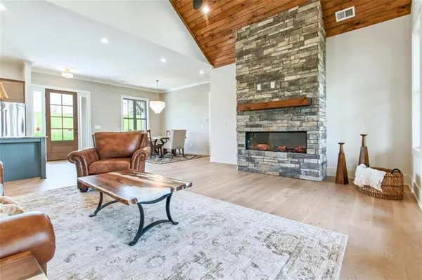 1250 Owen Glen DR, Blairsville, GA 30512