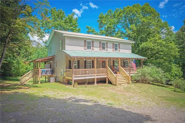 495 Dockery LN