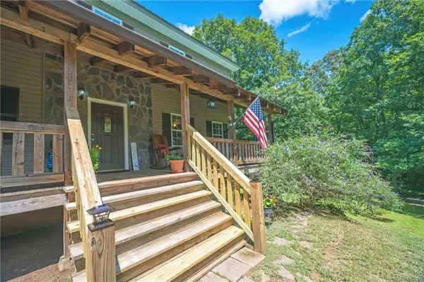 495 Dockery LN, Mineral Bluff, GA 30559