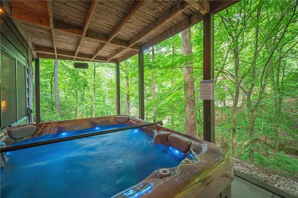 341 Valley View RD, Ellijay, GA 30536