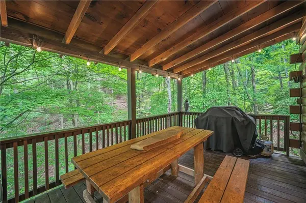 341 Valley View RD, Ellijay, GA 30536