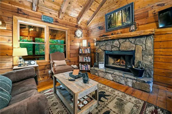 341 Valley View RD, Ellijay, GA 30536