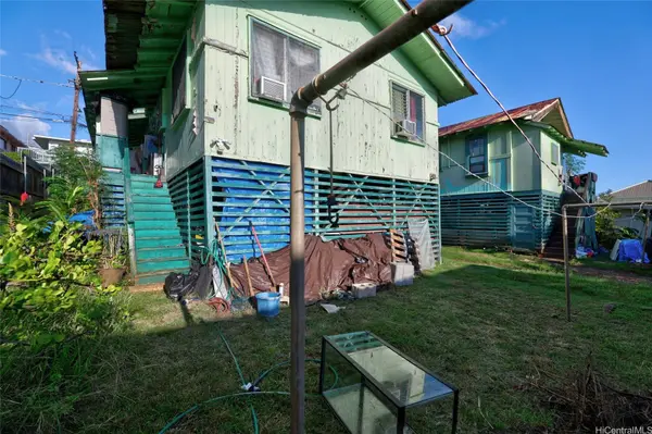 911 Luka ST, Honolulu, HI 96817
