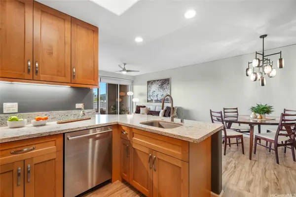 1 Keahole PL #1513, Honolulu, HI 96825