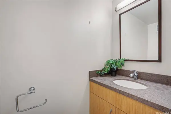 500 University AVE #904, Honolulu, HI 96826