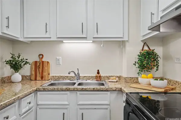 1114 Wilder AVE #503, Honolulu, HI 96822
