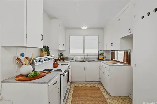 860 Hind Iuka DR, Honolulu, HI 96821