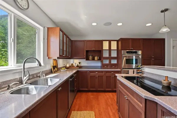3210 Oahu AVE, Honolulu, HI 96822