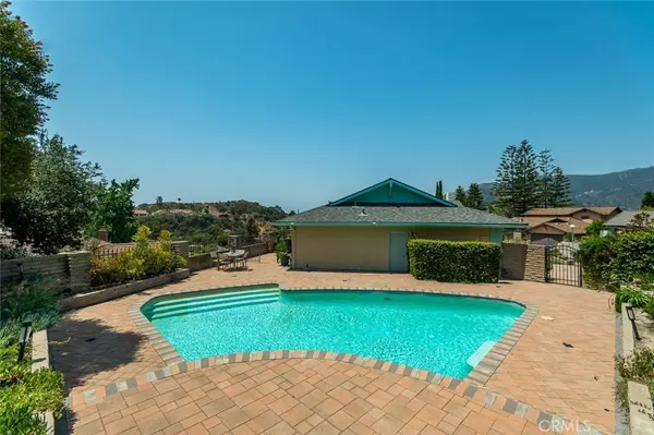 2251 El Arbolita DR, Glendale, CA 91208