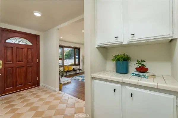 2251 El Arbolita DR, Glendale, CA 91208