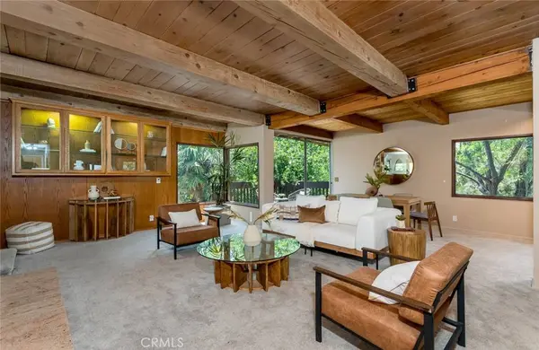 1835 Las Flores DR, Glendale, CA 91207