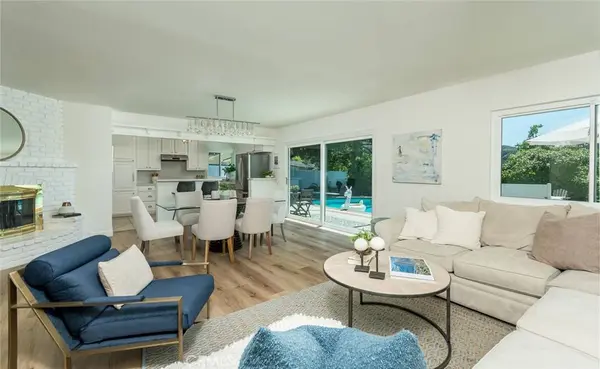 2320 Jayma LN, La Crescenta, CA 91214