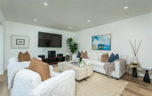 2320 Jayma LN, La Crescenta, CA 91214