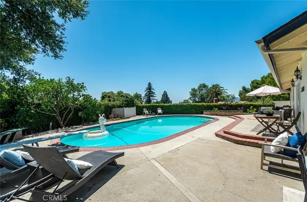 2320 Jayma LN, La Crescenta, CA 91214