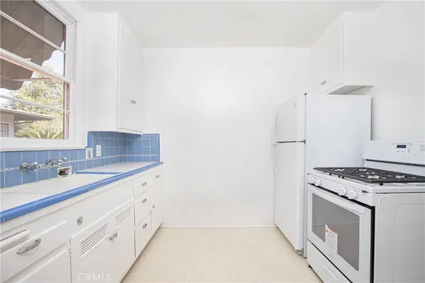 1562 Riverside DR, Glendale, CA 91201