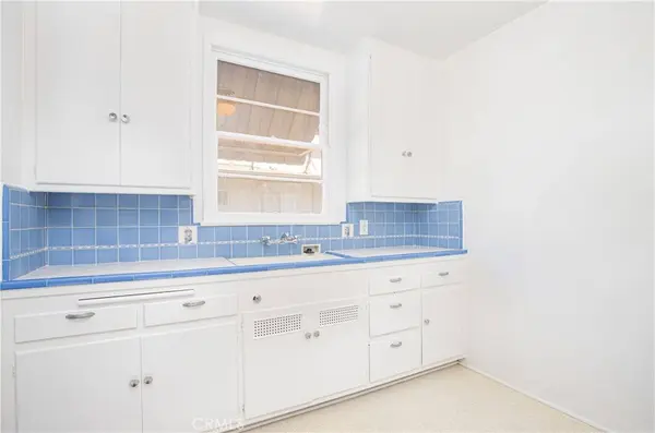 1562 Riverside DR, Glendale, CA 91201