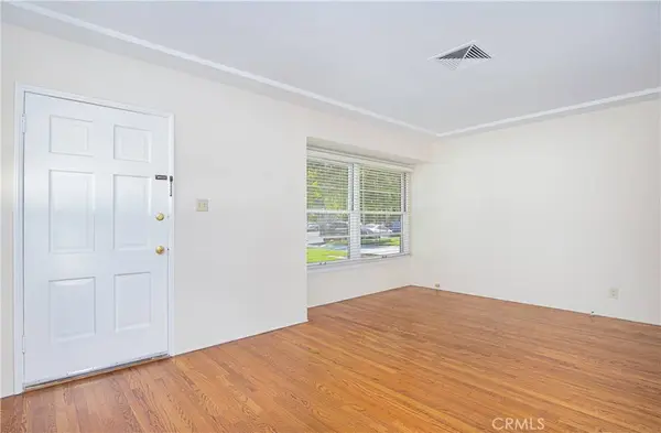 1562 Riverside DR, Glendale, CA 91201