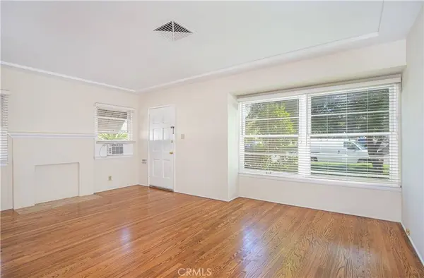 1562 Riverside DR, Glendale, CA 91201