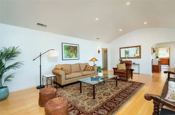 1404 Corona DR, Glendale, CA 91205