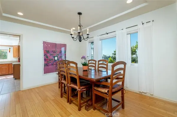 1404 Corona DR, Glendale, CA 91205