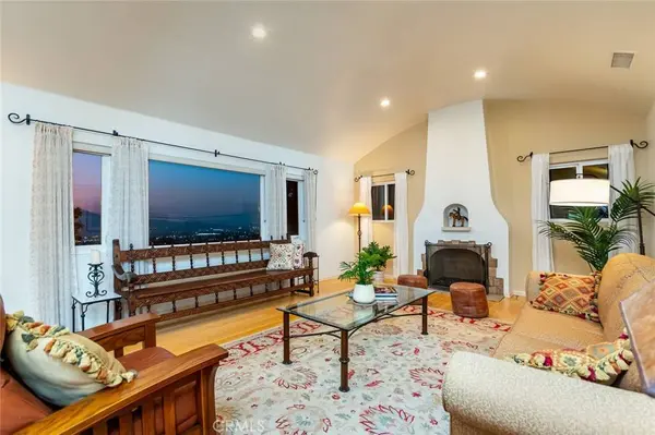 1404 Corona DR, Glendale, CA 91205
