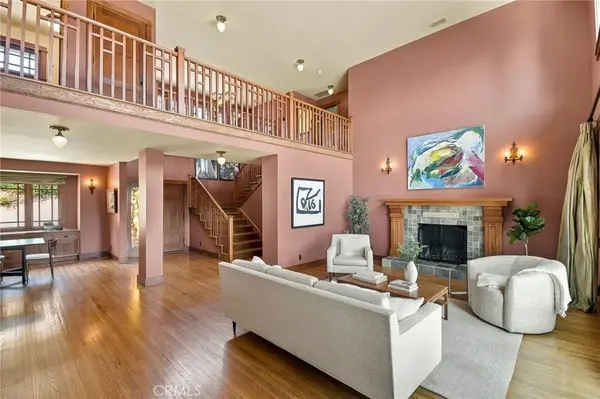 4036 Robin Hill, La Canada Flintridge, CA 91011