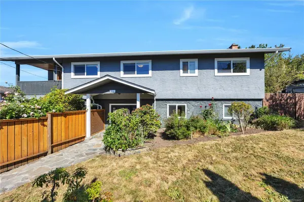 3236 Cedar Hill Rd, Saanich, BC V8P 3Y3