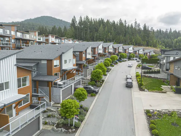 41322 Horizon DR, Squamish, BC V8B 0Y7