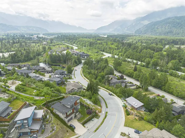 41322 Horizon DR, Squamish, BC V8B 0Y7