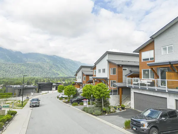 41322 Horizon DR, Squamish, BC V8B 0Y7