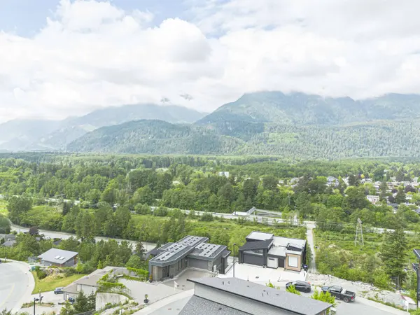 41322 Horizon DR, Squamish, BC V8B 0Y7