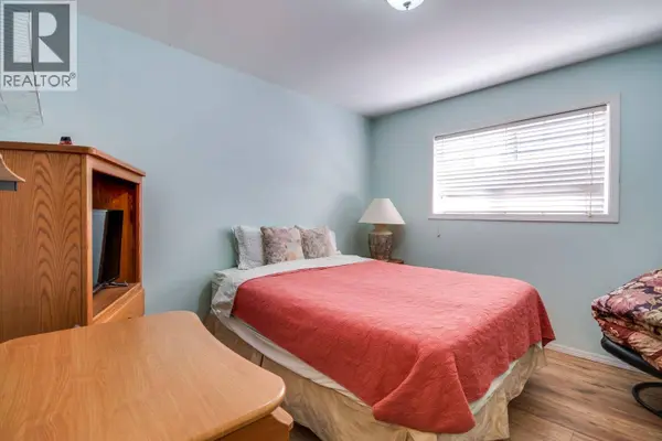 730 Bernard Avenue, Kelowna, BC V1Y6P5