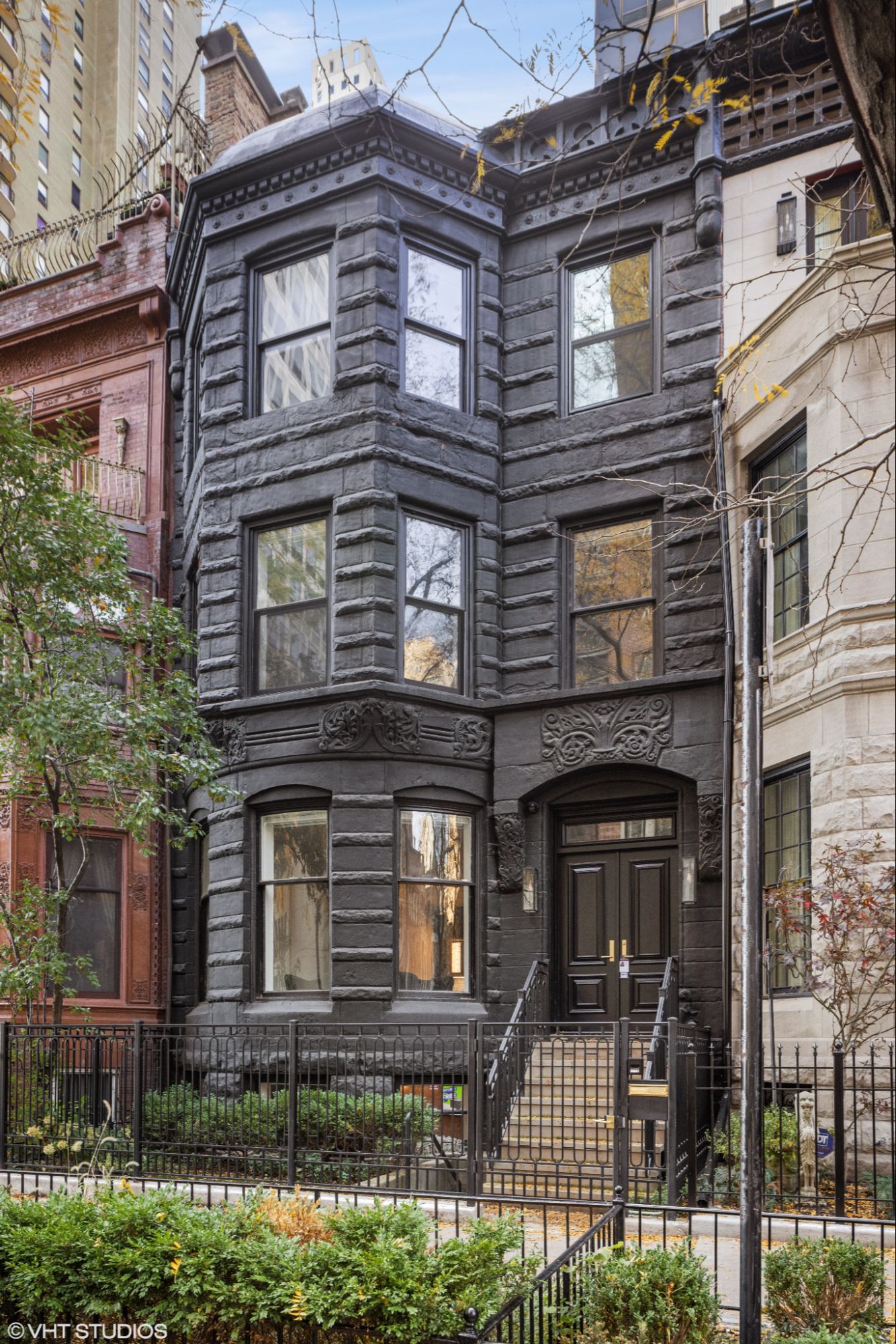 77 East Cedar Street, Exterior Shot. Chicago