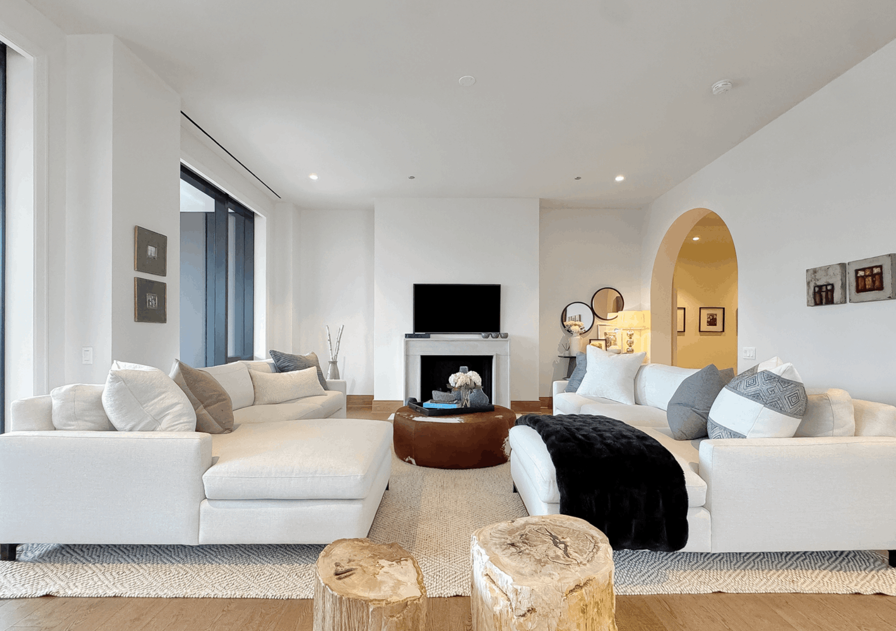 Interior of 21 N May Street #802