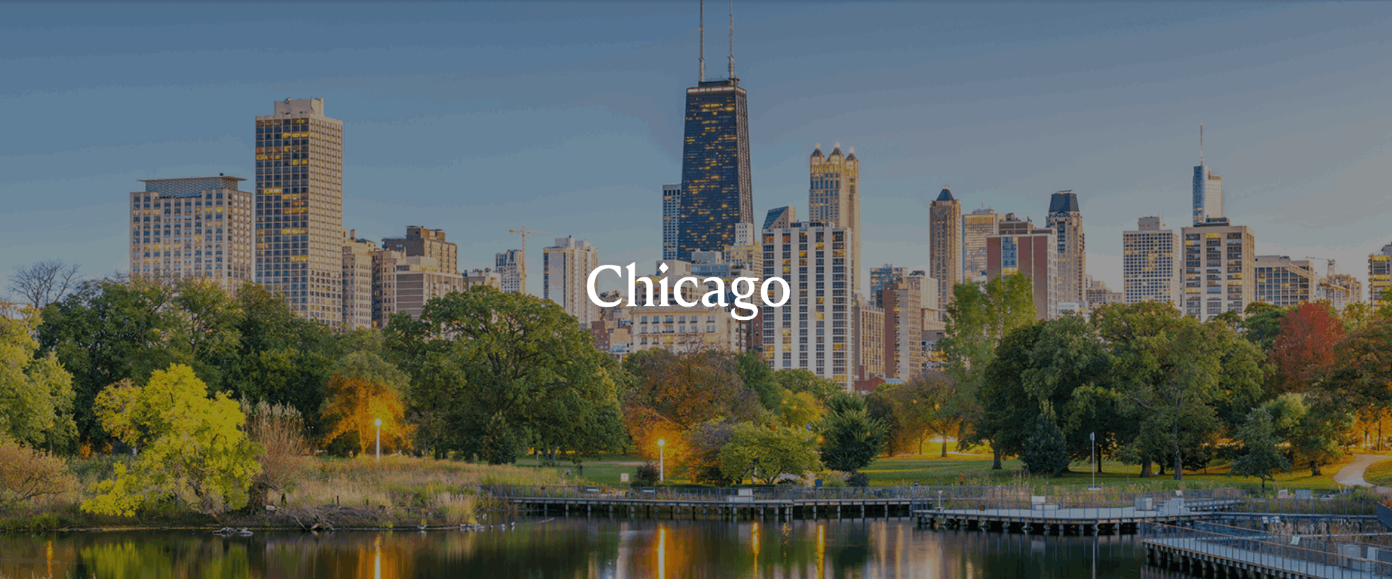 Image of Chicago's Near North Area. Lake view to city