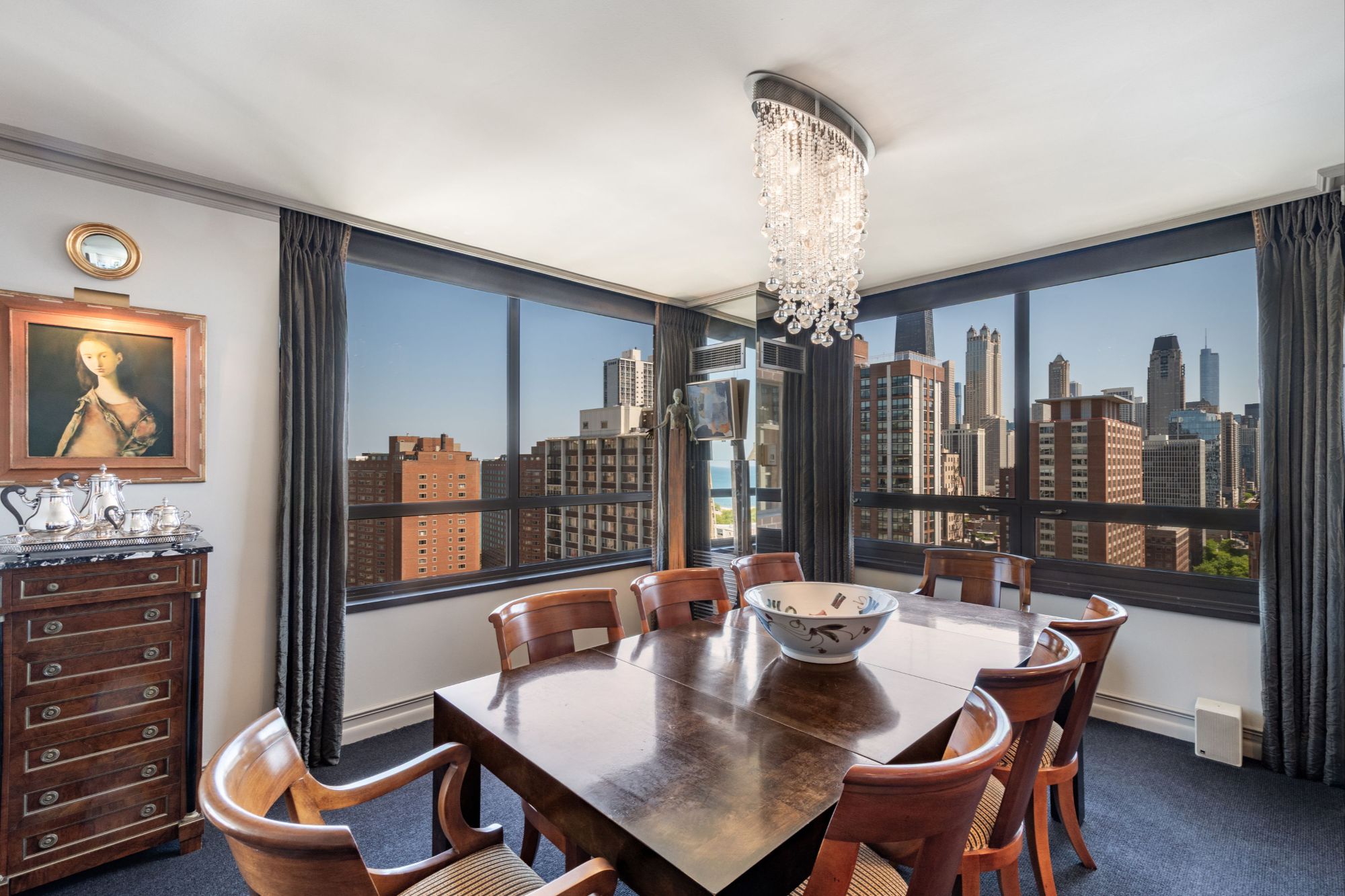 Image of dining room at 1410 N State Parkway 22B