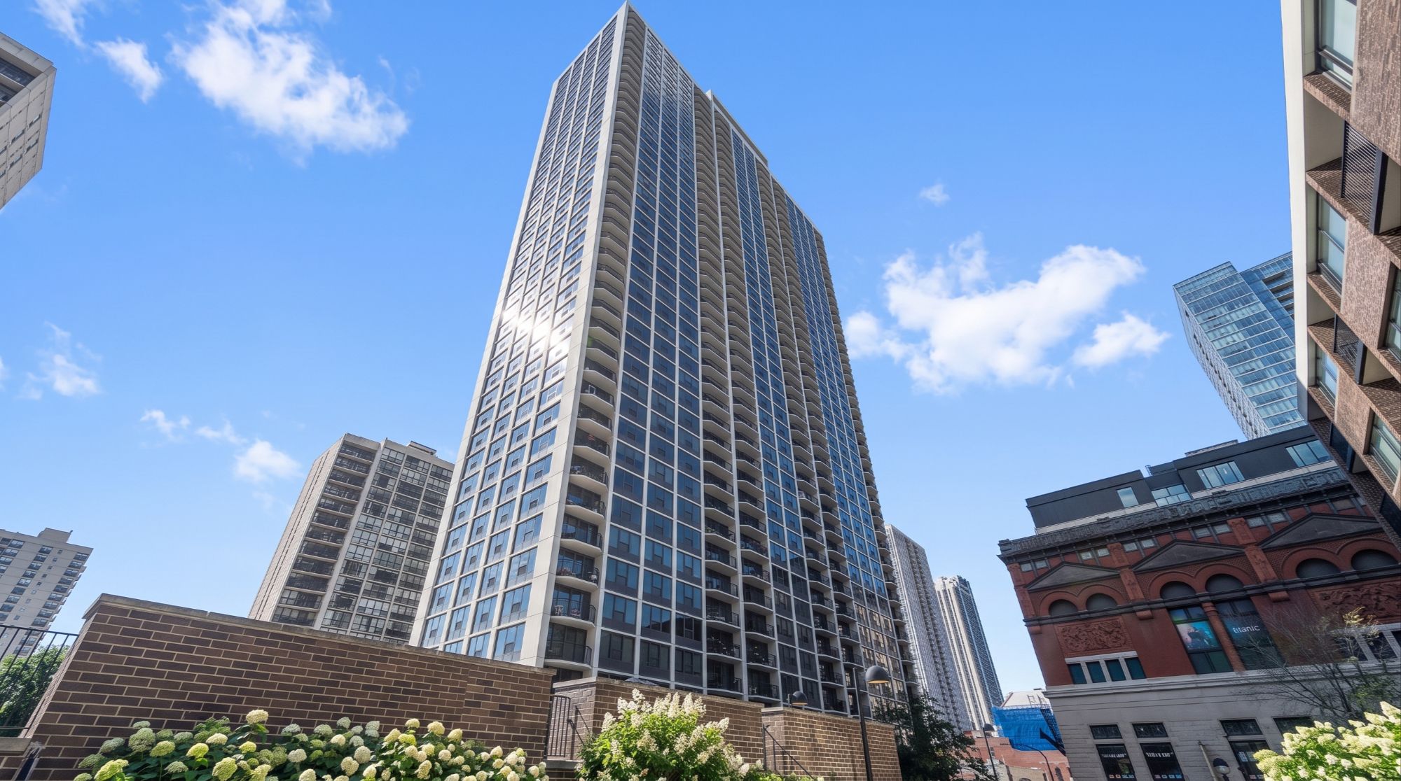 Exterior Image of 1560 N Sandburg Terrace: James House