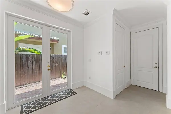 610 SW 10th St #610, Fort Lauderdale, FL 33315