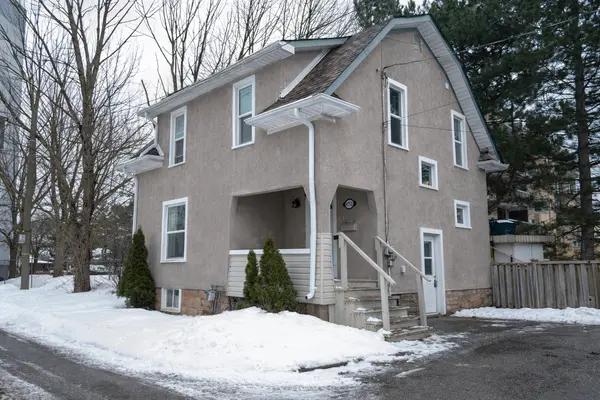4752 Crawford Place, Niagara Falls, ON L2E 1Z3
