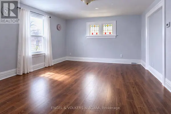 4752 CRAWFORD PLACE W, Niagara Falls (downtown), ON L2E1Z2