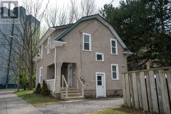 4752 CRAWFORD PLACE W, Niagara Falls (downtown), ON L2E1Z2