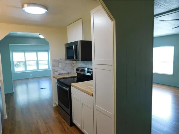 1081 Parkway LN, Barefoot Bay, FL 32976