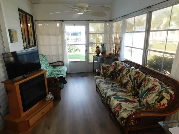 809 Tamarind CIR, Barefoot Bay, FL 32976