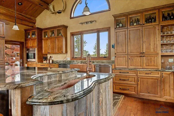 22231 Nahant Rd, Lead, SD 57754