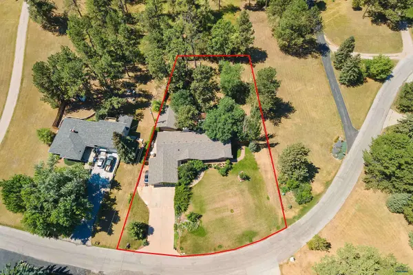 225 N Berry Pine Rd, Rapid City, SD 57702